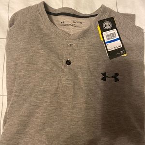 BNWT Mens Under Armour Gray Henley- Size XL
